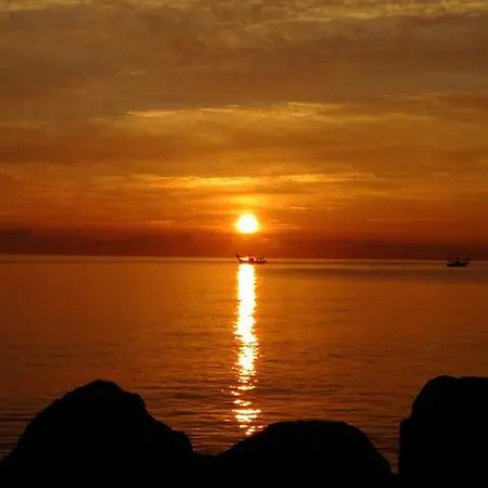 Ξενοδοχείο Girasole Frontemare 3*