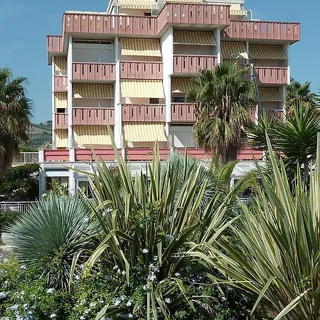 Girasole Frontemare 3* Σαν Μπενεντέτο ντελ Τρόντο