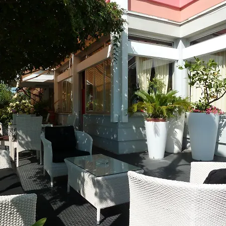 Ξενοδοχείο Girasole Frontemare 3*