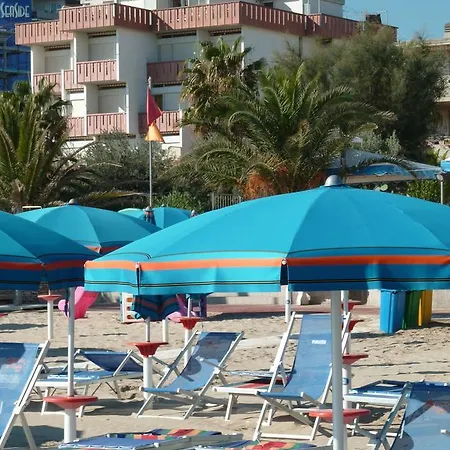 Hotel Girasole Frontemare 3*