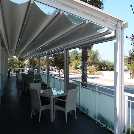 Hotel Girasole Frontemare 3*