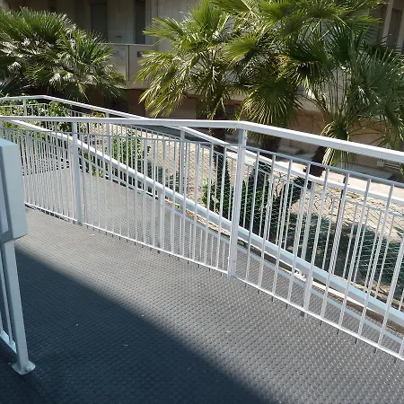 Hotel Girasole Frontemare 3*