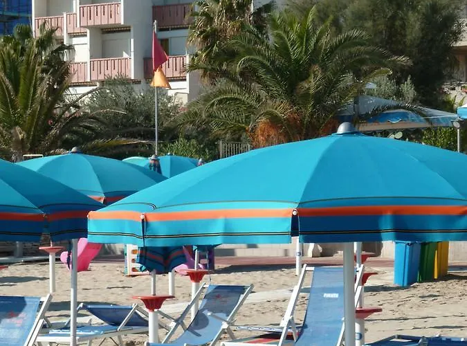 מלון Girasole Frontemare 3*