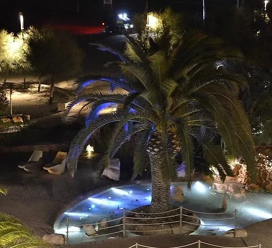 מלון Girasole Frontemare 3*