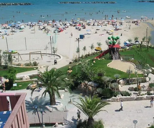 Girasole Frontemare 3* סן בנדטו דל טרנטו