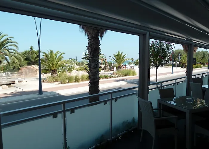 Girasole Frontemare 3* סן בנדטו דל טרנטו