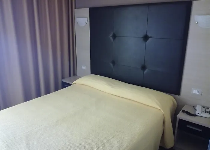 Girasole Frontemare 3* סן בנדטו דל טרנטו