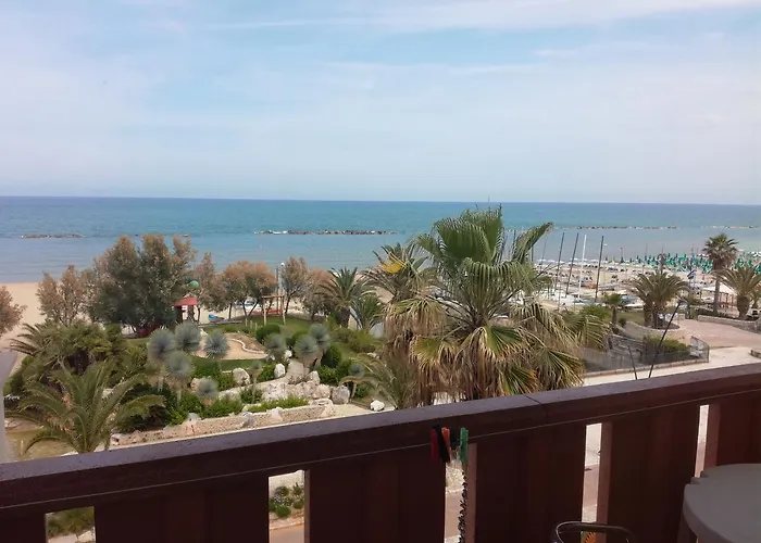 Girasole Frontemare 3* סן בנדטו דל טרנטו